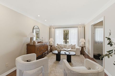 Photo 6 at 555 Peggoty Circle, Eastdale, Oshawa