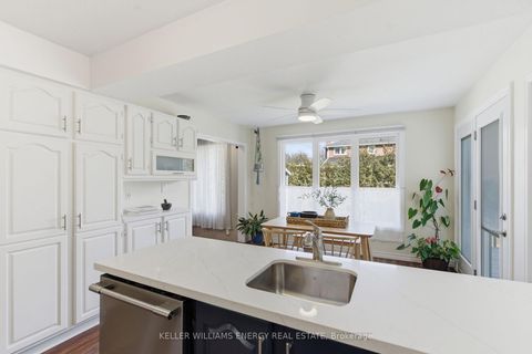 Photo 15 at 555 Peggoty Circle, Eastdale, Oshawa