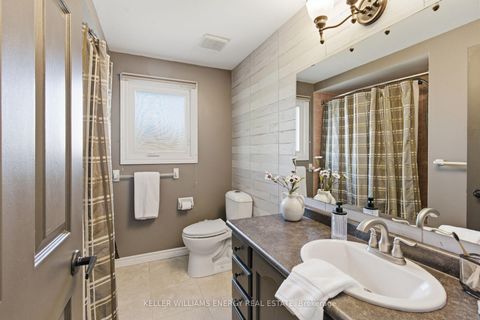 Photo 31 at 555 Peggoty Circle, Eastdale, Oshawa