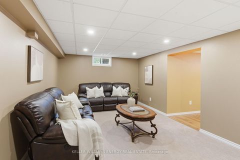 Photo 32 at 555 Peggoty Circle, Eastdale, Oshawa