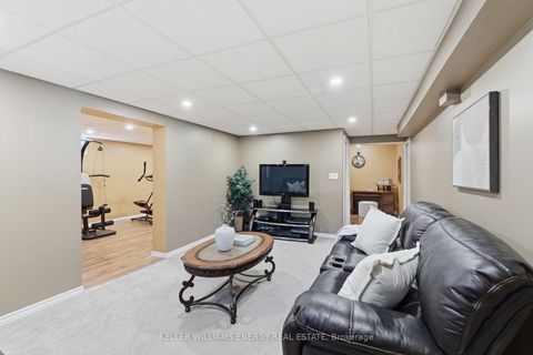 Photo 33 at 555 Peggoty Circle, Eastdale, Oshawa