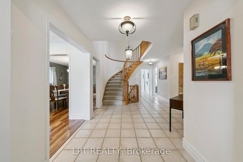 Photo 2 at 1823 The Chase, Central Erin Mills, Mississauga