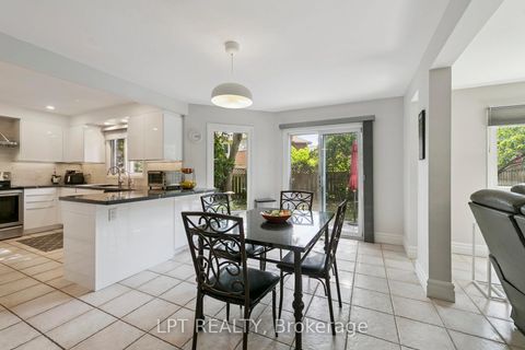 Photo 8 at 1823 The Chase, Central Erin Mills, Mississauga