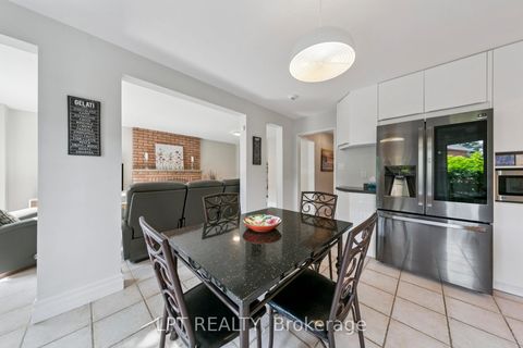 Photo 10 at 1823 The Chase, Central Erin Mills, Mississauga