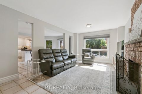 Photo 16 at 1823 The Chase, Central Erin Mills, Mississauga