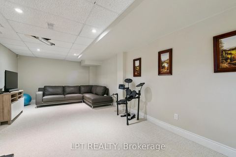 Photo 29 at 1823 The Chase, Central Erin Mills, Mississauga