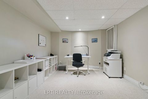 Photo 30 at 1823 The Chase, Central Erin Mills, Mississauga