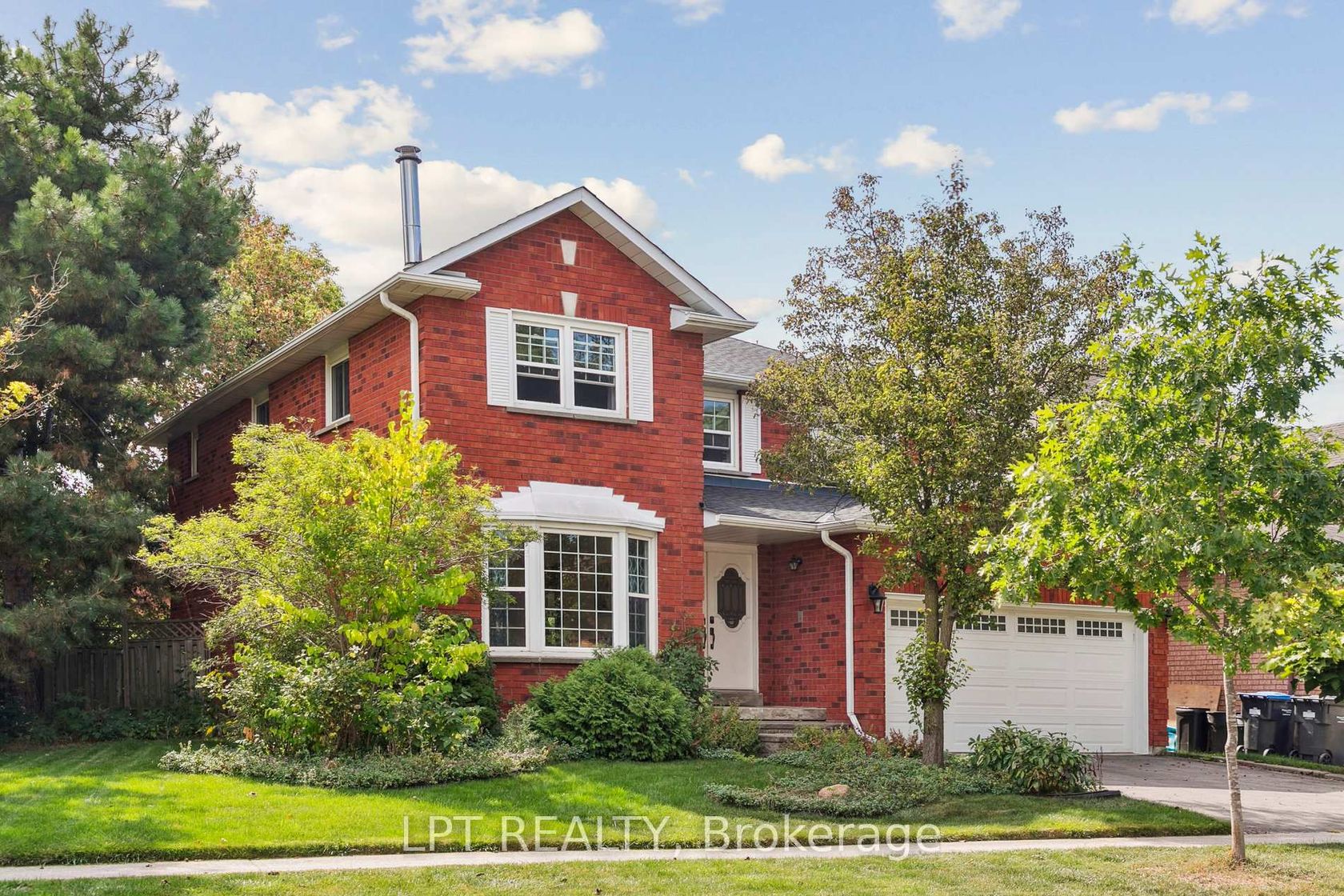 1823 The Chase, Central Erin Mills, Mississauga photo number 2