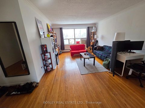 Photo 1 at 543 Davisville Avenue, Mount Pleasant East, Toronto