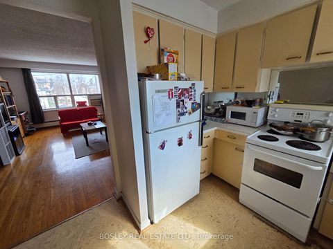 Photo 3 at 543 Davisville Avenue, Mount Pleasant East, Toronto