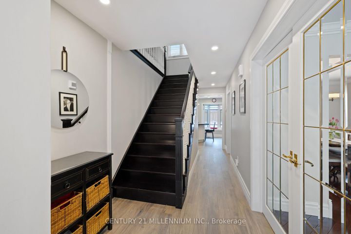 Photo 2 at 4 Marchmount Crescent, Central Park, Brampton