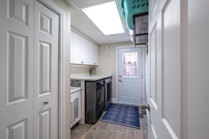 Photo 3 at 4 Marchmount Crescent, Central Park, Brampton