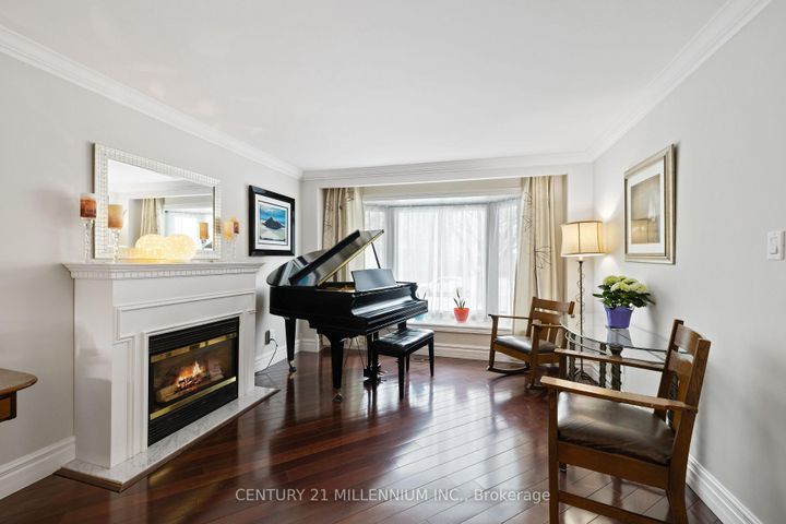 Photo 4 at 4 Marchmount Crescent, Central Park, Brampton