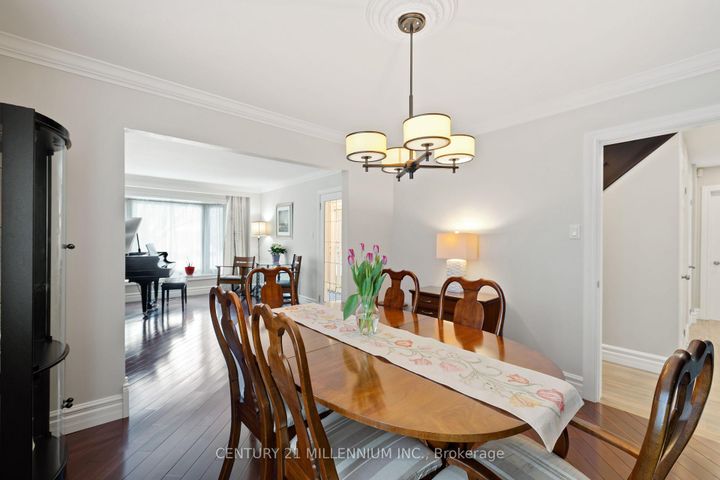 Photo 5 at 4 Marchmount Crescent, Central Park, Brampton