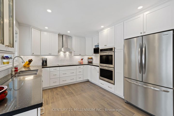 Photo 11 at 4 Marchmount Crescent, Central Park, Brampton