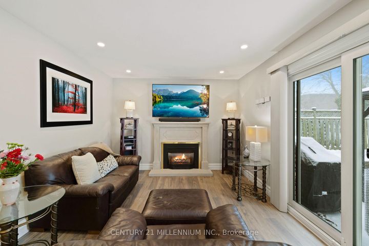 Photo 13 at 4 Marchmount Crescent, Central Park, Brampton