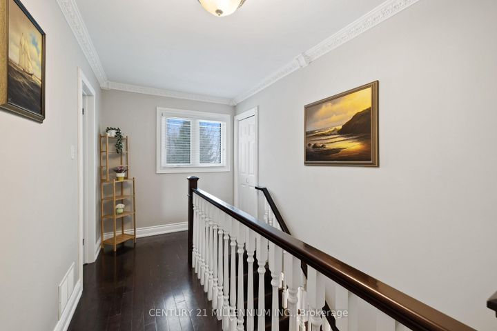 Photo 16 at 4 Marchmount Crescent, Central Park, Brampton