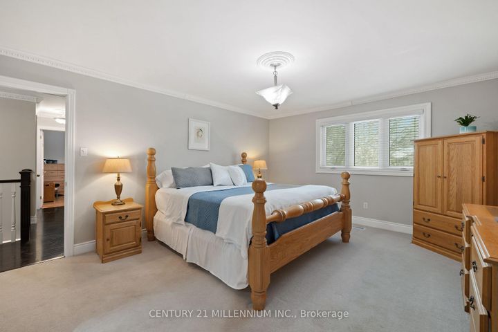 Photo 17 at 4 Marchmount Crescent, Central Park, Brampton