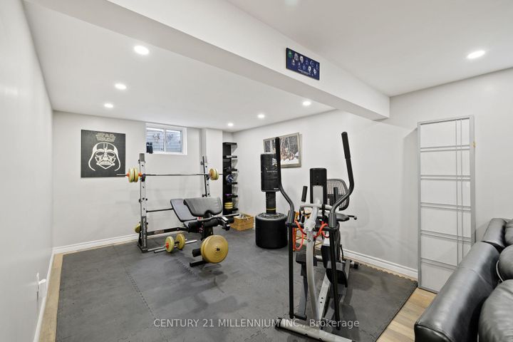 Photo 29 at 4 Marchmount Crescent, Central Park, Brampton