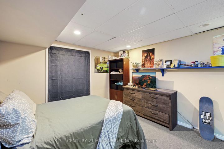 Photo 30 at 4 Marchmount Crescent, Central Park, Brampton