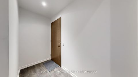 Photo 31 at 902 - 1000 Portage Parkway, Vaughan Corporate Centre, Vaughan