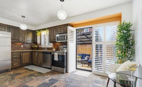 Photo 8 at 26 Laurel Valley Court, Glen Shields, Vaughan