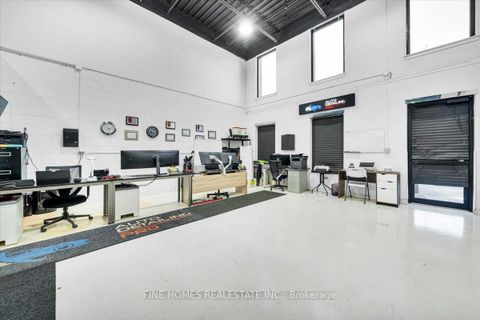 Photo 10 at 5 - 5235 Steeles Avenue W, Humber Summit, Toronto