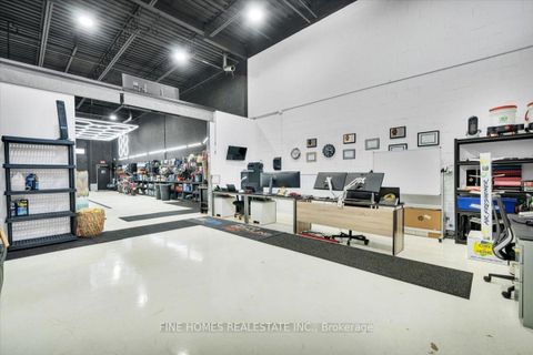 Photo 11 at 5 - 5235 Steeles Avenue W, Humber Summit, Toronto