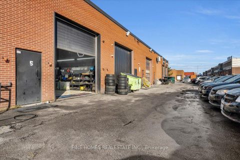 Photo 18 at 5 - 5235 Steeles Avenue W, Humber Summit, Toronto