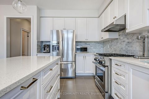 Photo 9 at 22 Lowther Avenue, Oak Ridges, Richmond Hill