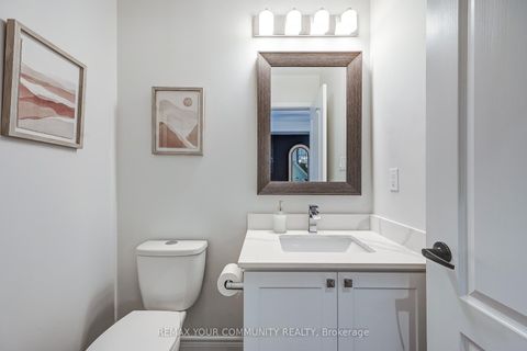 Photo 21 at 22 Lowther Avenue, Oak Ridges, Richmond Hill