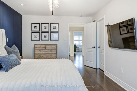 Photo 26 at 22 Lowther Avenue, Oak Ridges, Richmond Hill