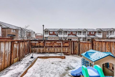 Photo 40 at 22 Lowther Avenue, Oak Ridges, Richmond Hill