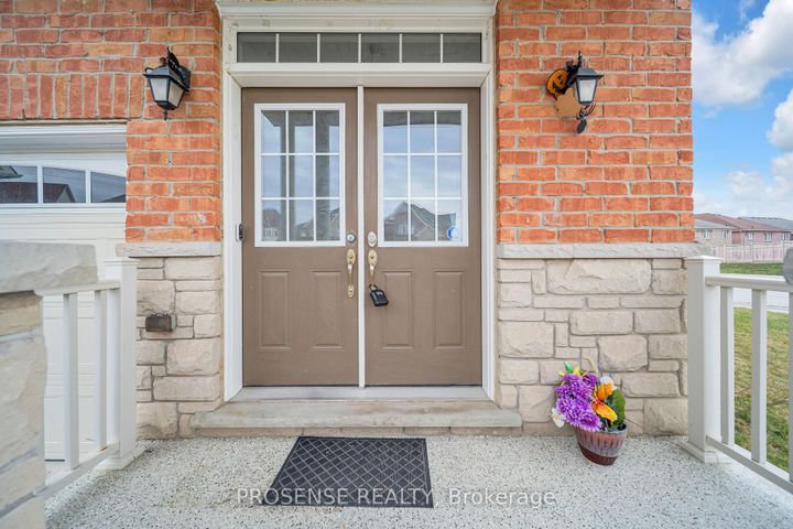 Photo 3 at 2 Timbercove Road, Credit Valley, Brampton