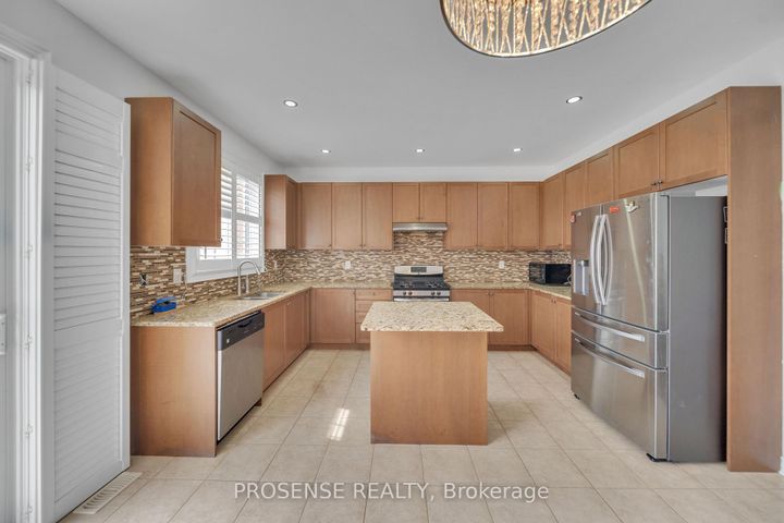 Photo 11 at 2 Timbercove Road, Credit Valley, Brampton