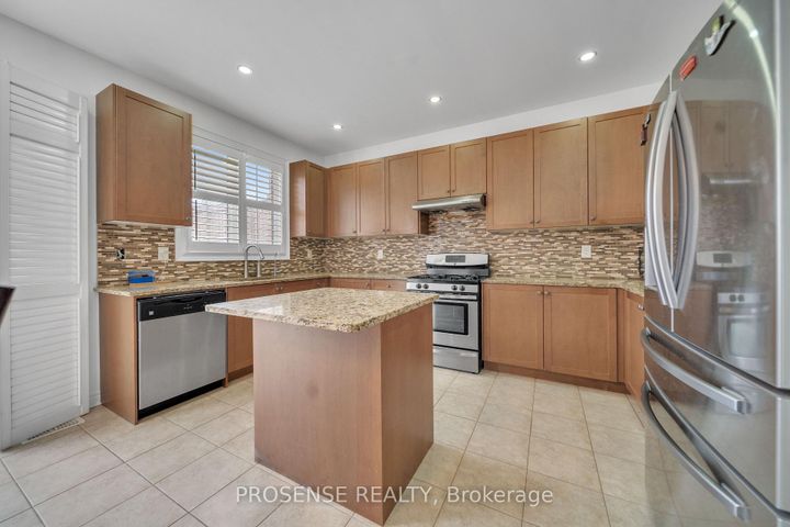 Photo 12 at 2 Timbercove Road, Credit Valley, Brampton