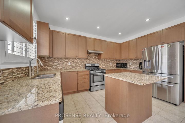 Photo 13 at 2 Timbercove Road, Credit Valley, Brampton