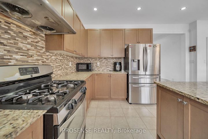 Photo 15 at 2 Timbercove Road, Credit Valley, Brampton