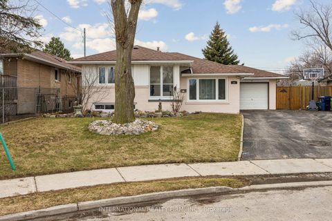 Photo 1 at 48 Holford Crescent, Sullivan, Toronto