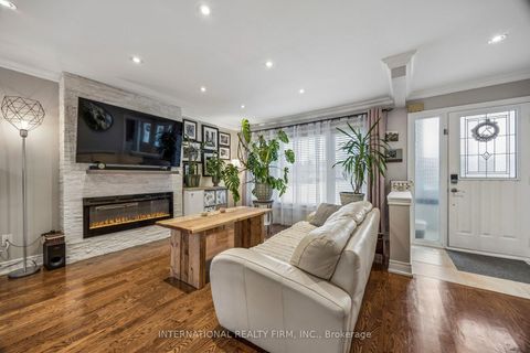 Photo 6 at 48 Holford Crescent, Sullivan, Toronto