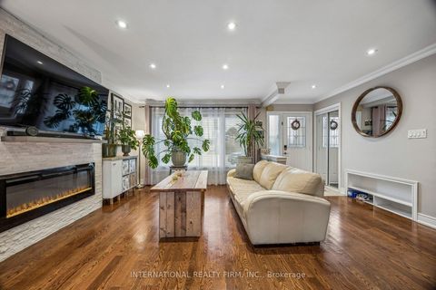 Photo 8 at 48 Holford Crescent, Sullivan, Toronto