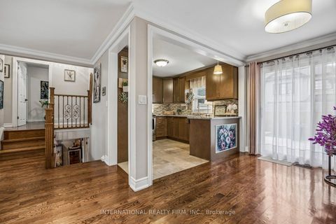 Photo 11 at 48 Holford Crescent, Sullivan, Toronto