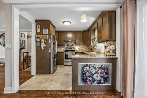 Photo 14 at 48 Holford Crescent, Sullivan, Toronto