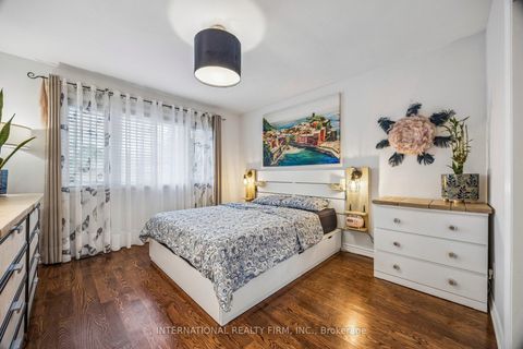 Photo 21 at 48 Holford Crescent, Sullivan, Toronto
