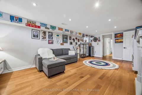 Photo 29 at 48 Holford Crescent, Sullivan, Toronto