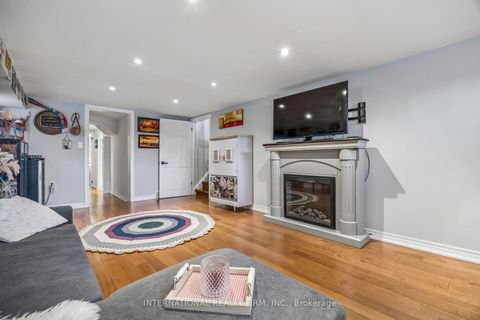 Photo 30 at 48 Holford Crescent, Sullivan, Toronto
