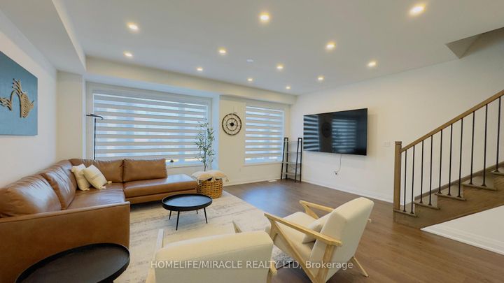 Photo 6 at 9 Briar Court, Georgetown, Halton Hills