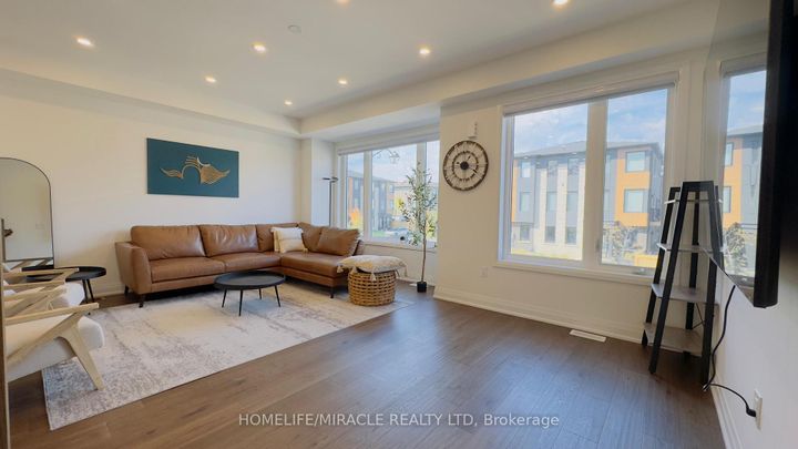 Photo 7 at 9 Briar Court, Georgetown, Halton Hills