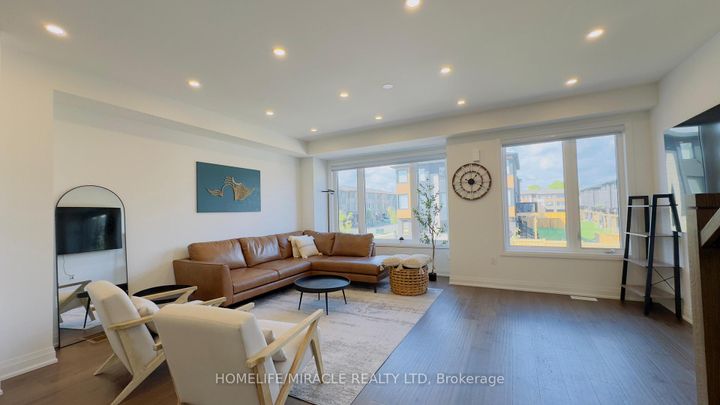 Photo 10 at 9 Briar Court, Georgetown, Halton Hills