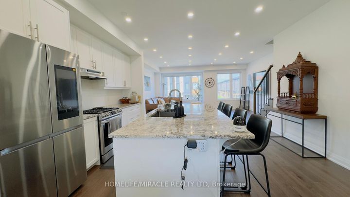 Photo 11 at 9 Briar Court, Georgetown, Halton Hills